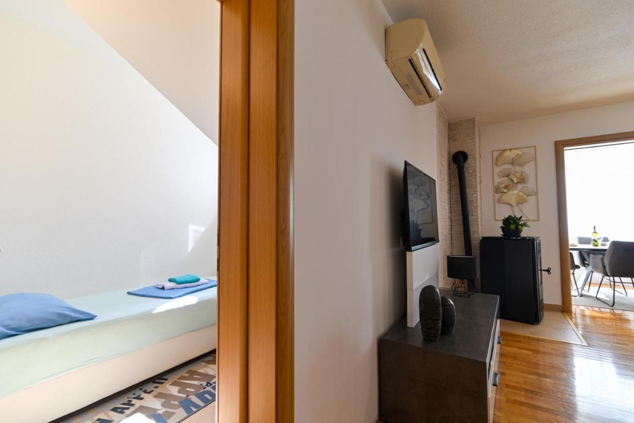 Apartmani Cesarica Trogir Exteriör bild