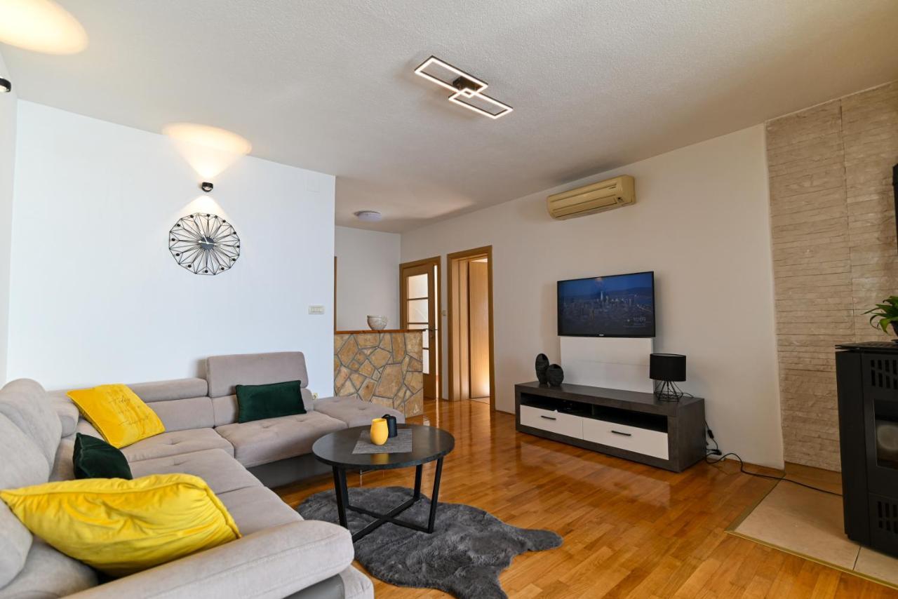 Apartmani Cesarica Trogir Exteriör bild