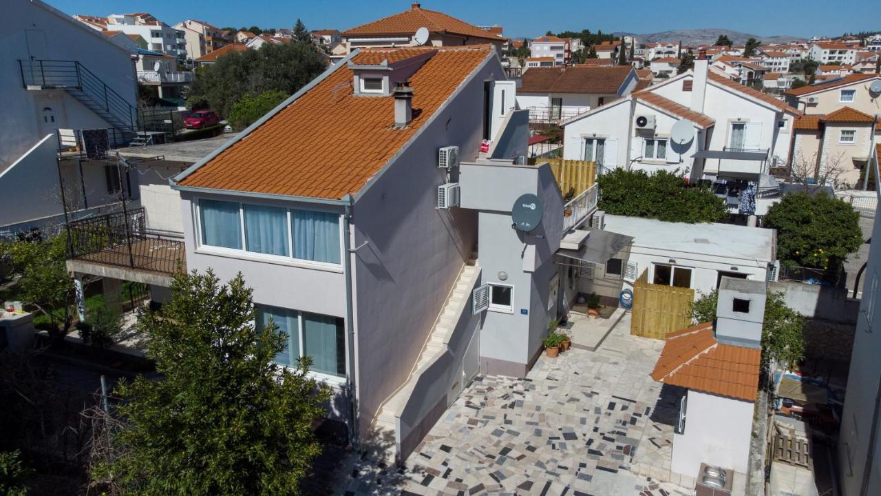 Apartmani Cesarica Trogir Exteriör bild