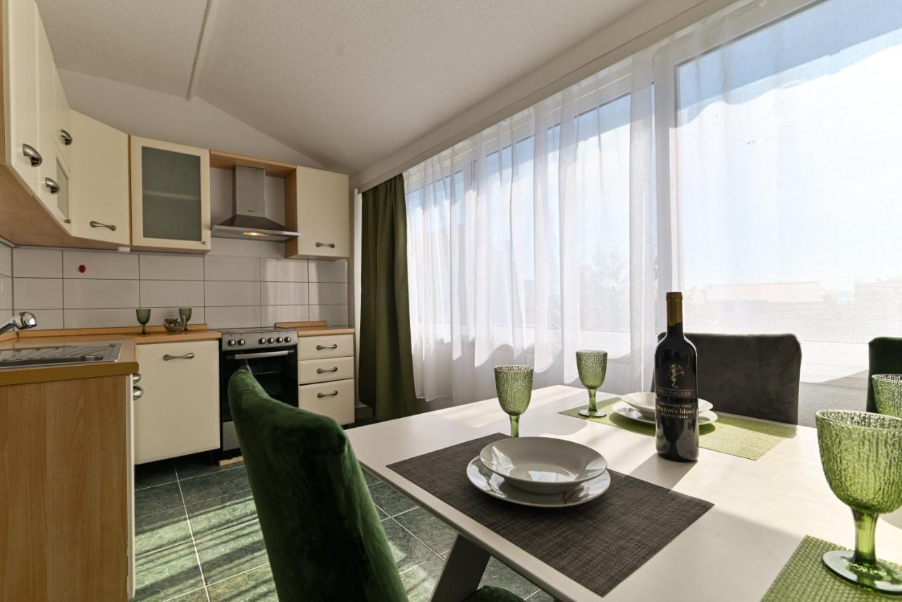 Apartmani Cesarica Trogir Exteriör bild