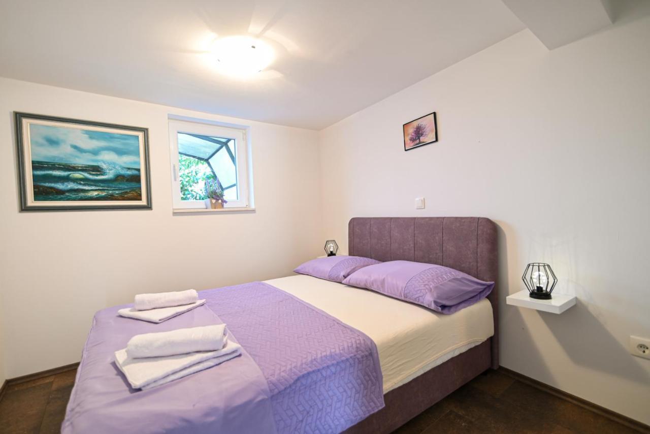 Apartmani Cesarica Trogir Exteriör bild