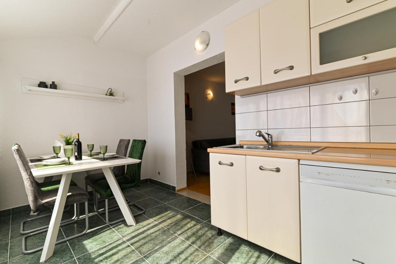 Apartmani Cesarica Trogir Exteriör bild